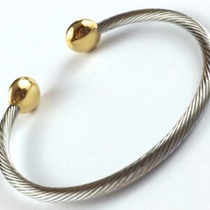 Elegant two-tone bracelet accessory